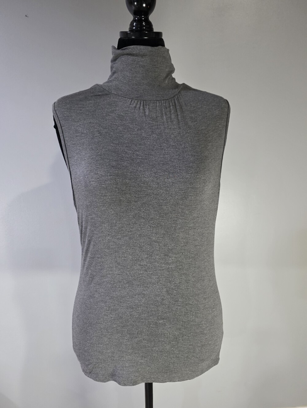 Trina Turk Sleeveless Mock Turtleneck Top Knit Academia Preppy Contemporary S